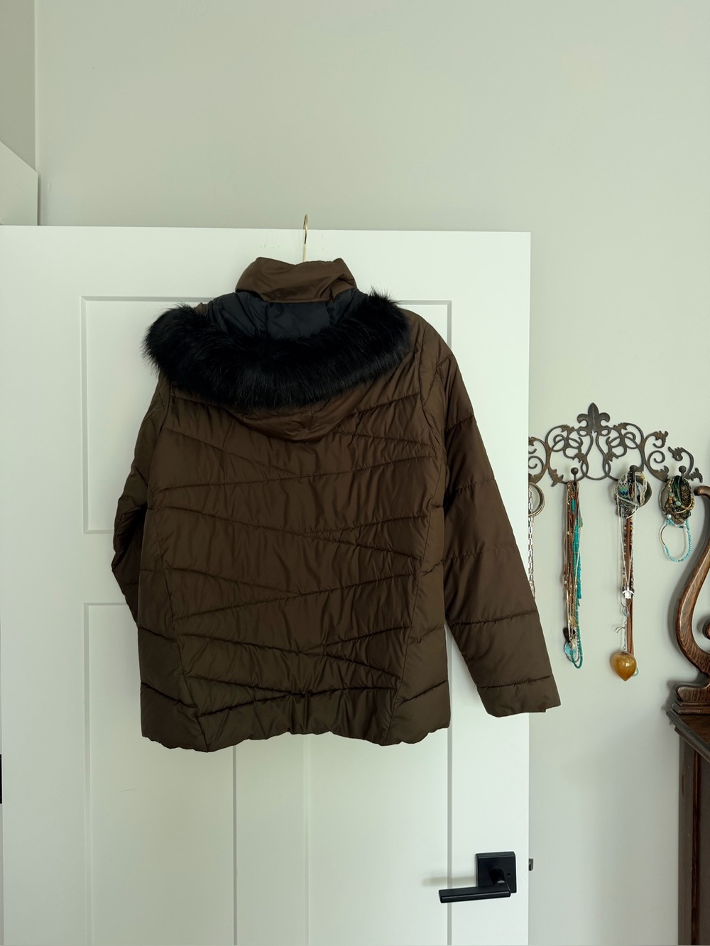 Columbia womens Brown/green Puffer Jacket with a removable fur lined hood.